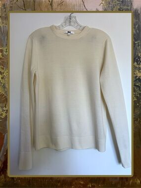 UNIQLO Ivory 100% Wool Crewneck Relaxed Fit Sweater